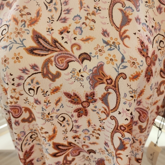 NINE  BRITTON NWT FLORAL BLOUSE WITH SPLIT BACK SIZE XL - Picture 3 of 9